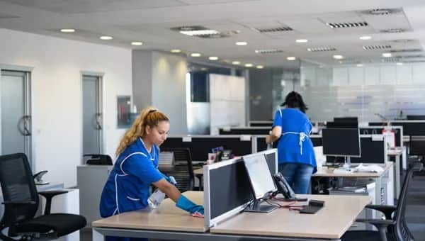 Büroreinigung in Berlin: Leistungen für kleine und große Unternehmen